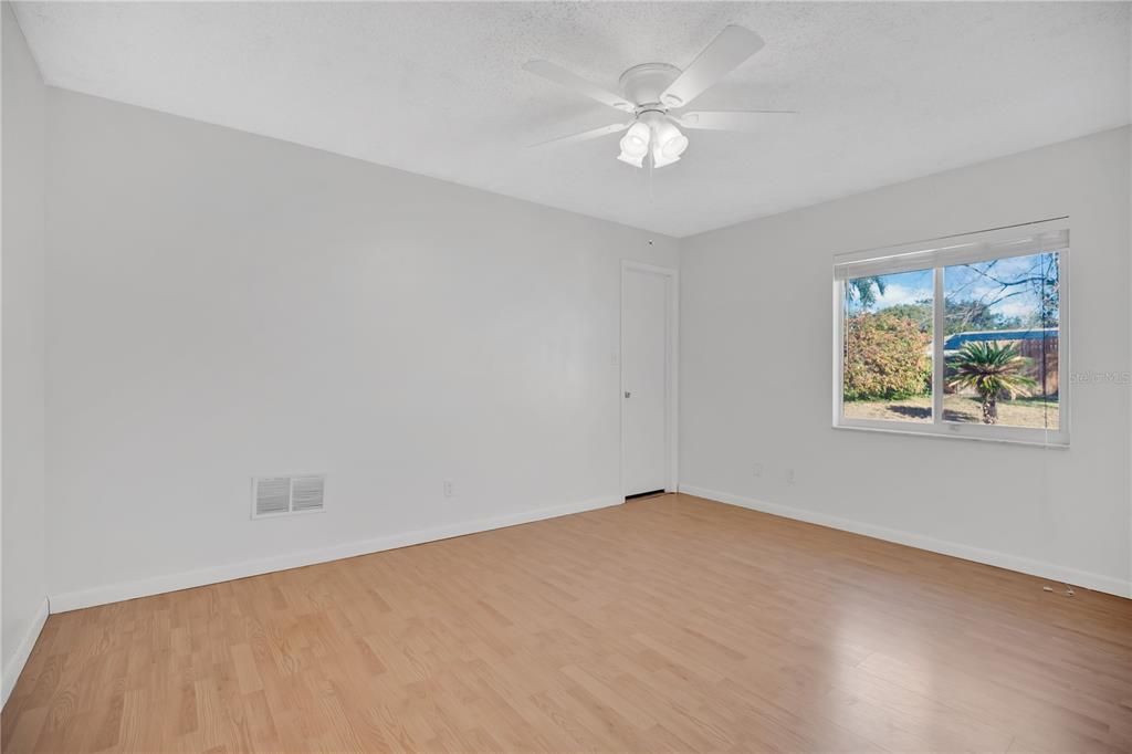 Active With Contract: $329,000 (3 beds, 2 baths, 1506 Square Feet)