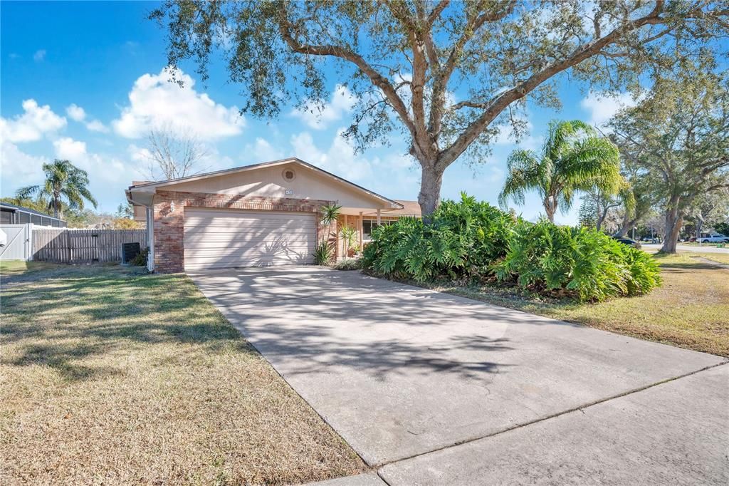 Active With Contract: $329,000 (3 beds, 2 baths, 1506 Square Feet)