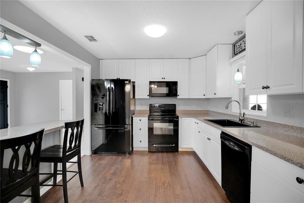 Active With Contract: $329,000 (3 beds, 2 baths, 1506 Square Feet)