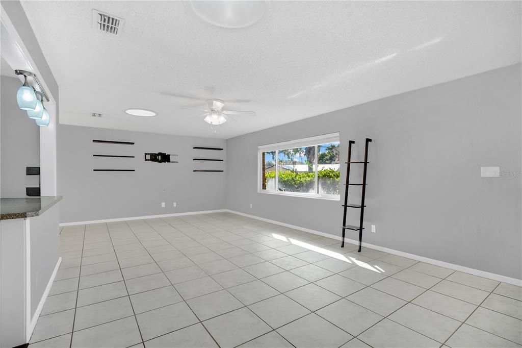 Active With Contract: $329,000 (3 beds, 2 baths, 1506 Square Feet)