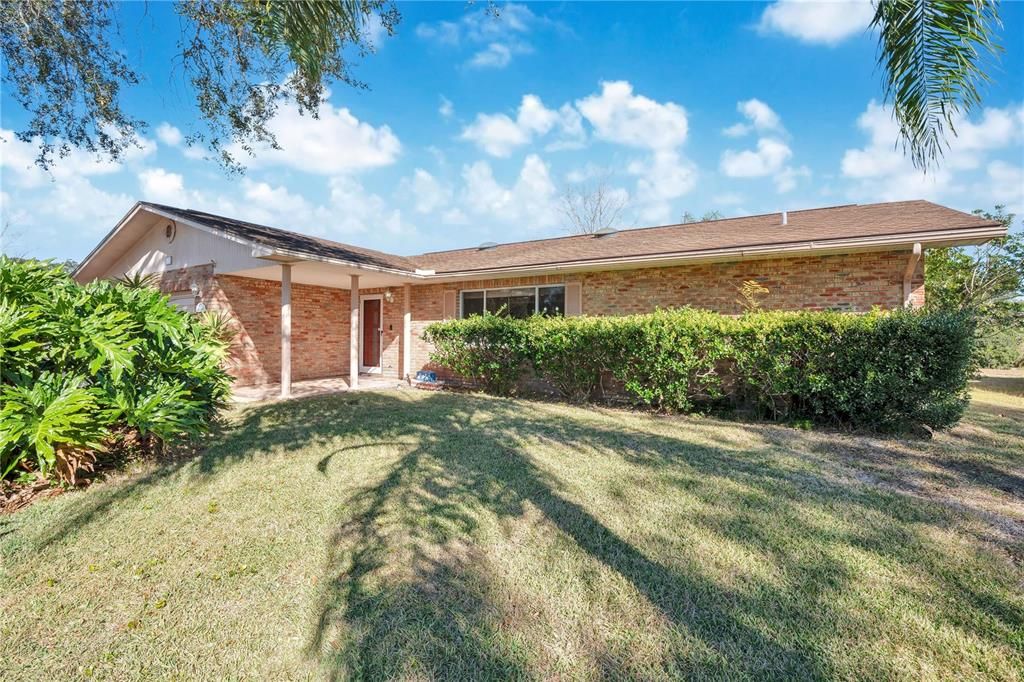Active With Contract: $329,000 (3 beds, 2 baths, 1506 Square Feet)
