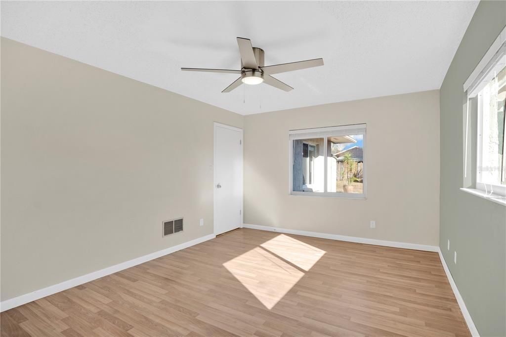 Active With Contract: $329,000 (3 beds, 2 baths, 1506 Square Feet)