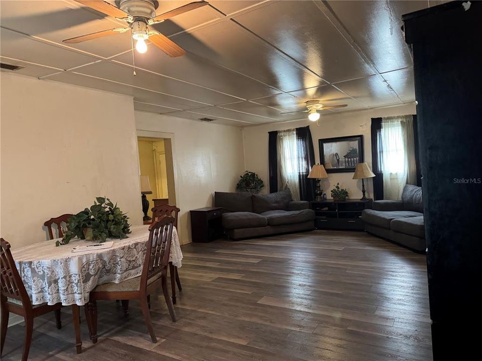 En Venta: $220,000 (3 camas, 2 baños, 1580 Pies cuadrados)
