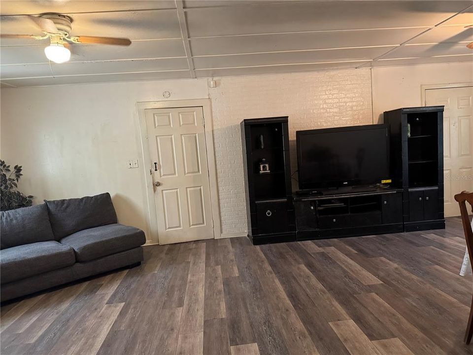 En Venta: $220,000 (3 camas, 2 baños, 1580 Pies cuadrados)