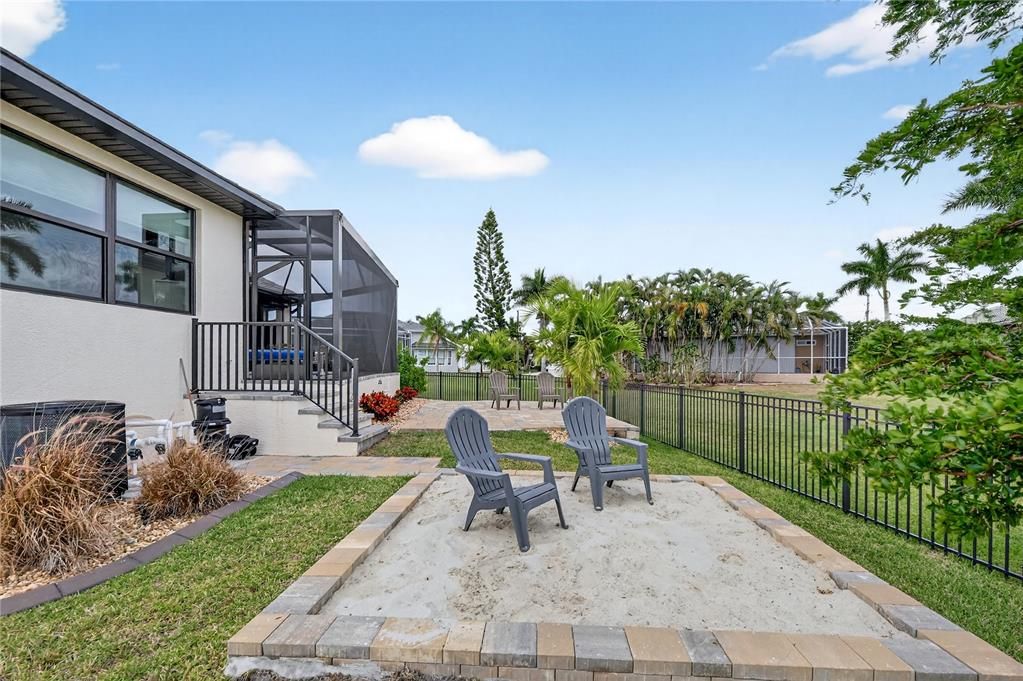 For Sale: $1,000,000 (3 beds, 2 baths, 2319 Square Feet)