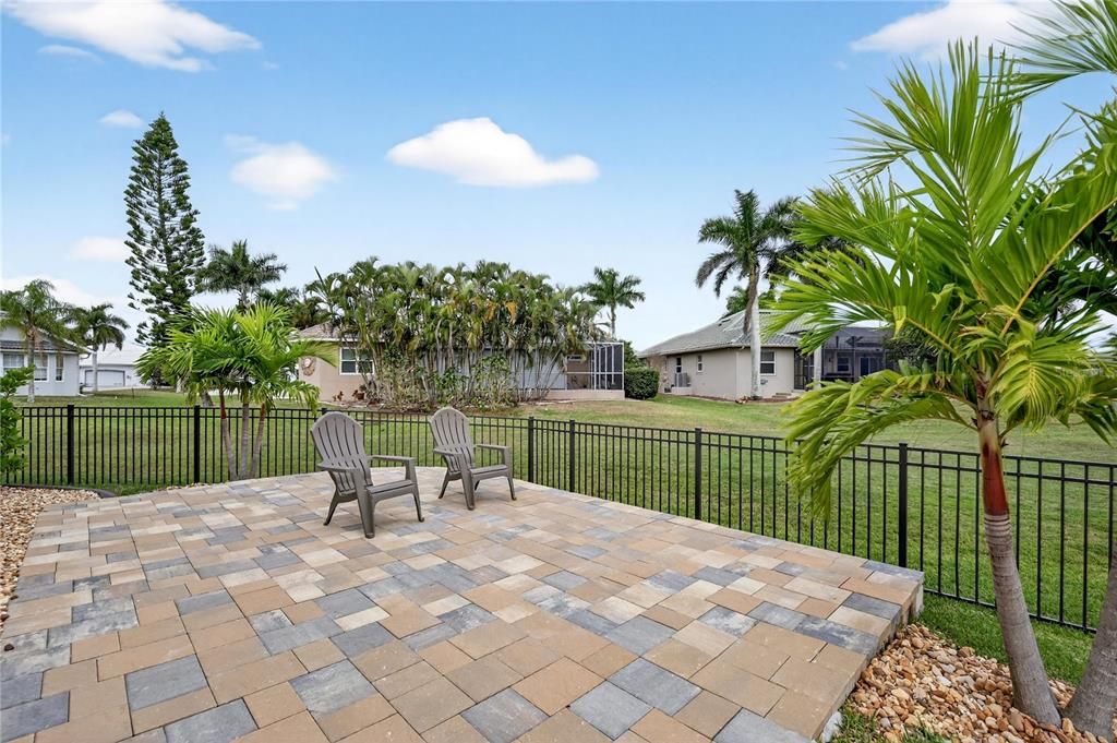 For Sale: $1,000,000 (3 beds, 2 baths, 2319 Square Feet)