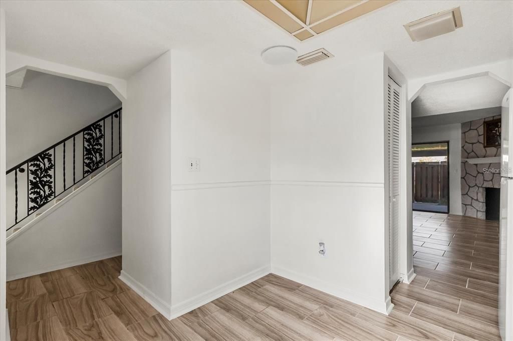 For Rent: $1,600 (2 beds, 2 baths, 1386 Square Feet)