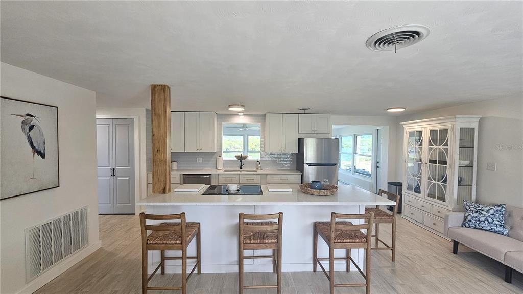 В аренду: $2,600 (2 спален, 2 ванн, 1063 Квадратных фут)