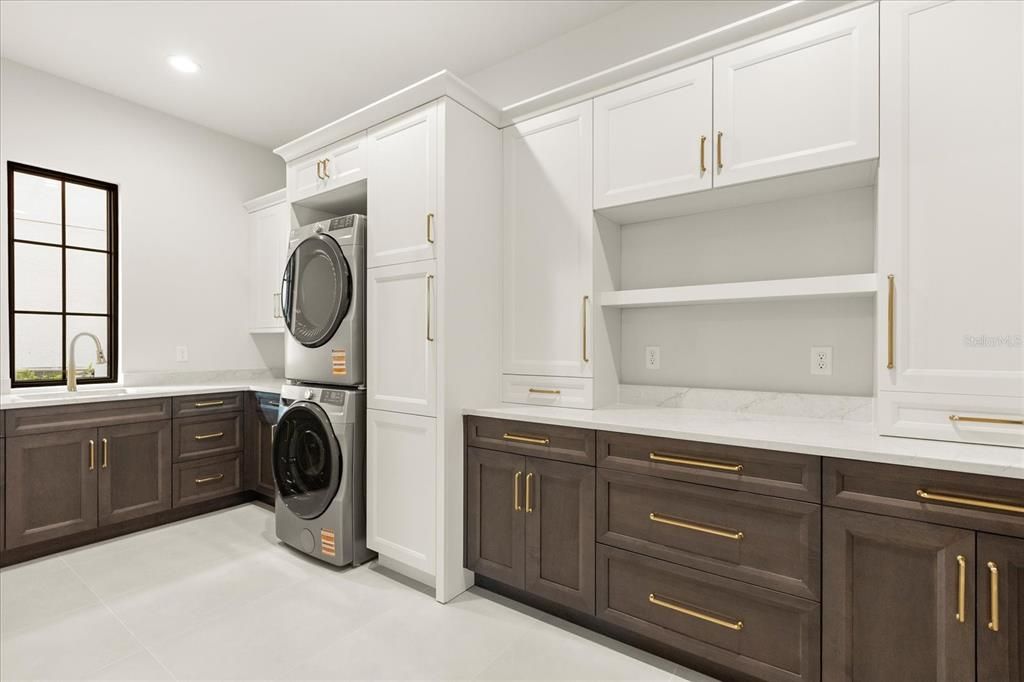 For Sale: $2,159,000 (4 beds, 4 baths, 3207 Square Feet)
