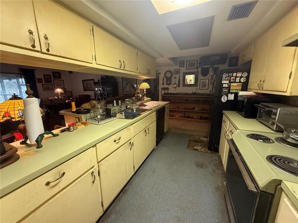 En Venta: $250,000 (3 camas, 2 baños, 2032 Pies cuadrados)