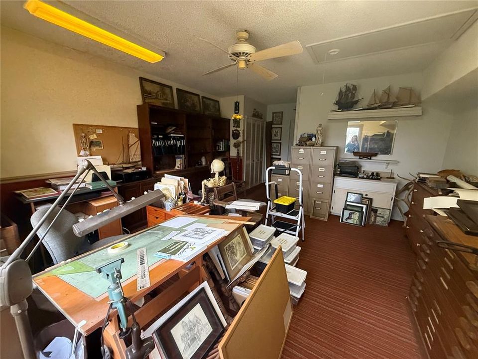 En Venta: $250,000 (3 camas, 2 baños, 2032 Pies cuadrados)