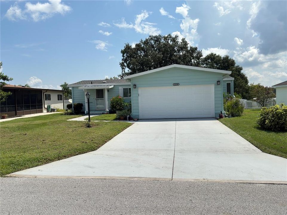 For Sale: $165,000 (2 beds, 2 baths, 1144 Square Feet)