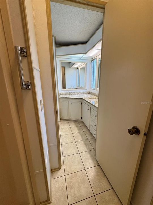 For Sale: $165,000 (2 beds, 2 baths, 1144 Square Feet)