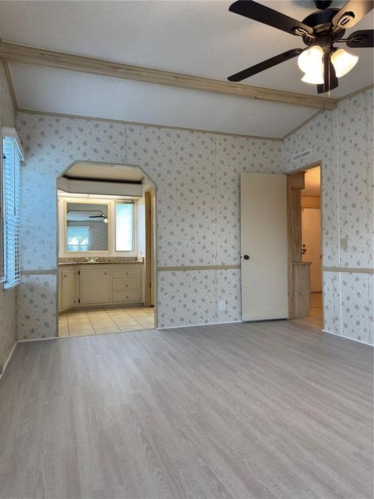 For Sale: $165,000 (2 beds, 2 baths, 1144 Square Feet)