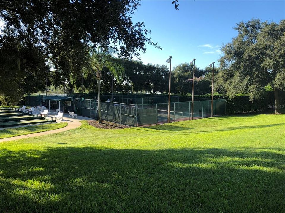For Sale: $165,000 (2 beds, 2 baths, 1144 Square Feet)