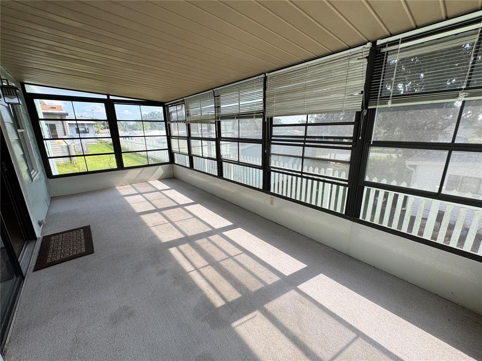 For Sale: $165,000 (2 beds, 2 baths, 1144 Square Feet)