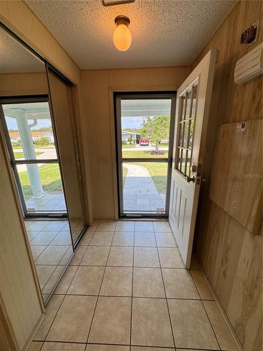 For Sale: $165,000 (2 beds, 2 baths, 1144 Square Feet)