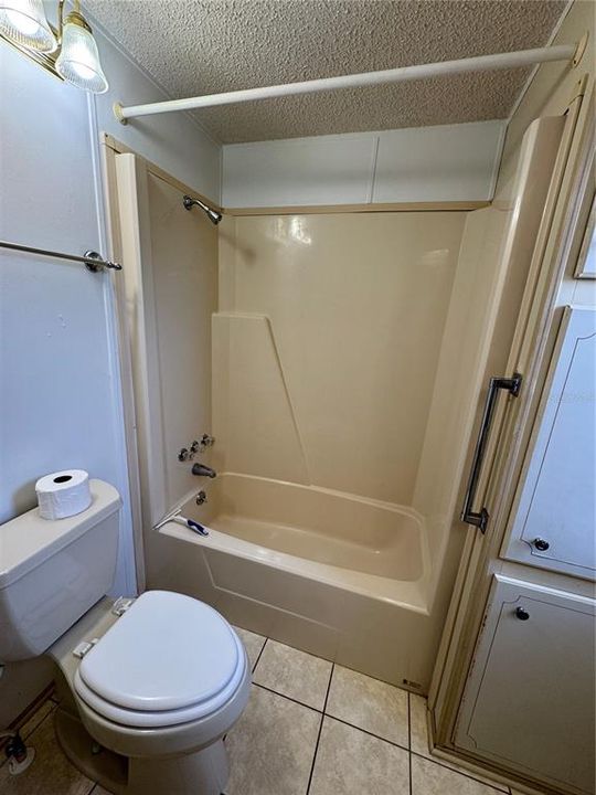 For Sale: $165,000 (2 beds, 2 baths, 1144 Square Feet)