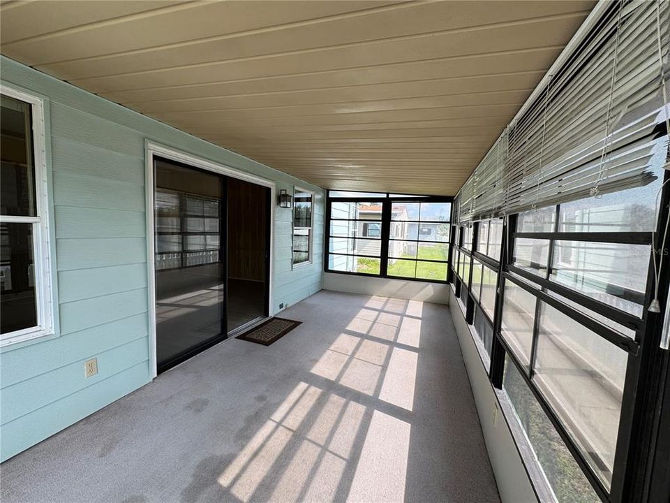 For Sale: $165,000 (2 beds, 2 baths, 1144 Square Feet)