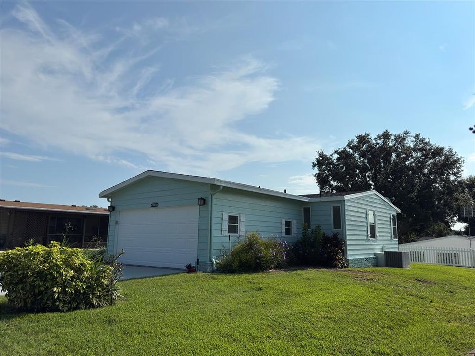 For Sale: $165,000 (2 beds, 2 baths, 1144 Square Feet)