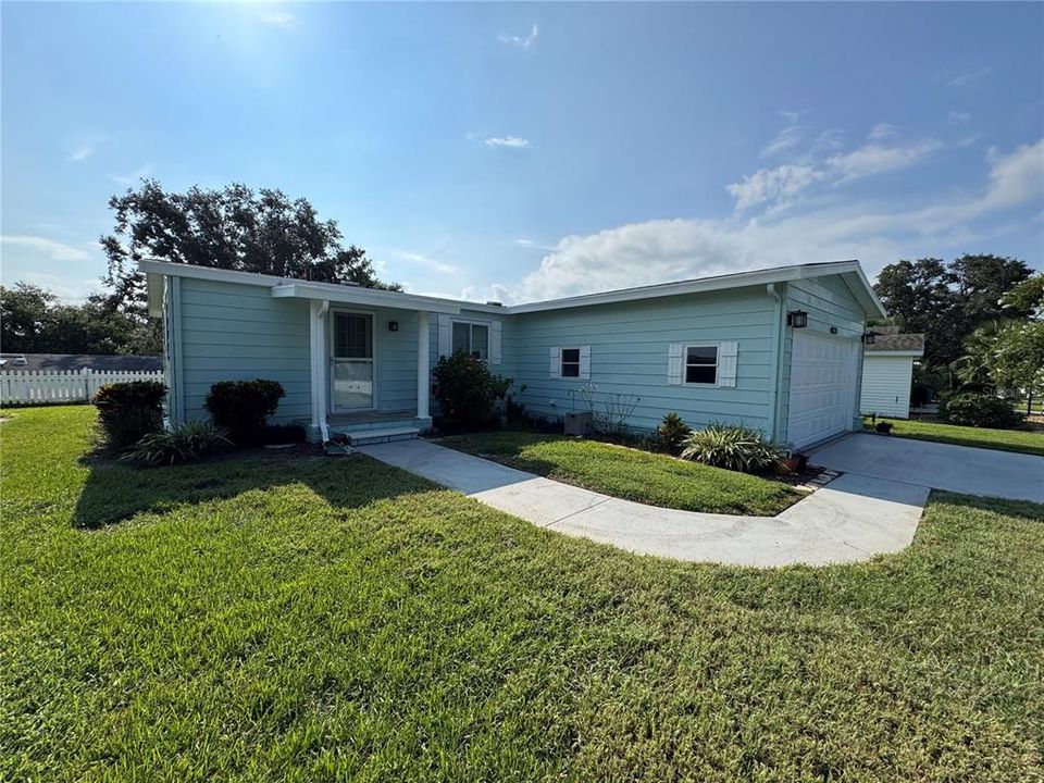 For Sale: $165,000 (2 beds, 2 baths, 1144 Square Feet)