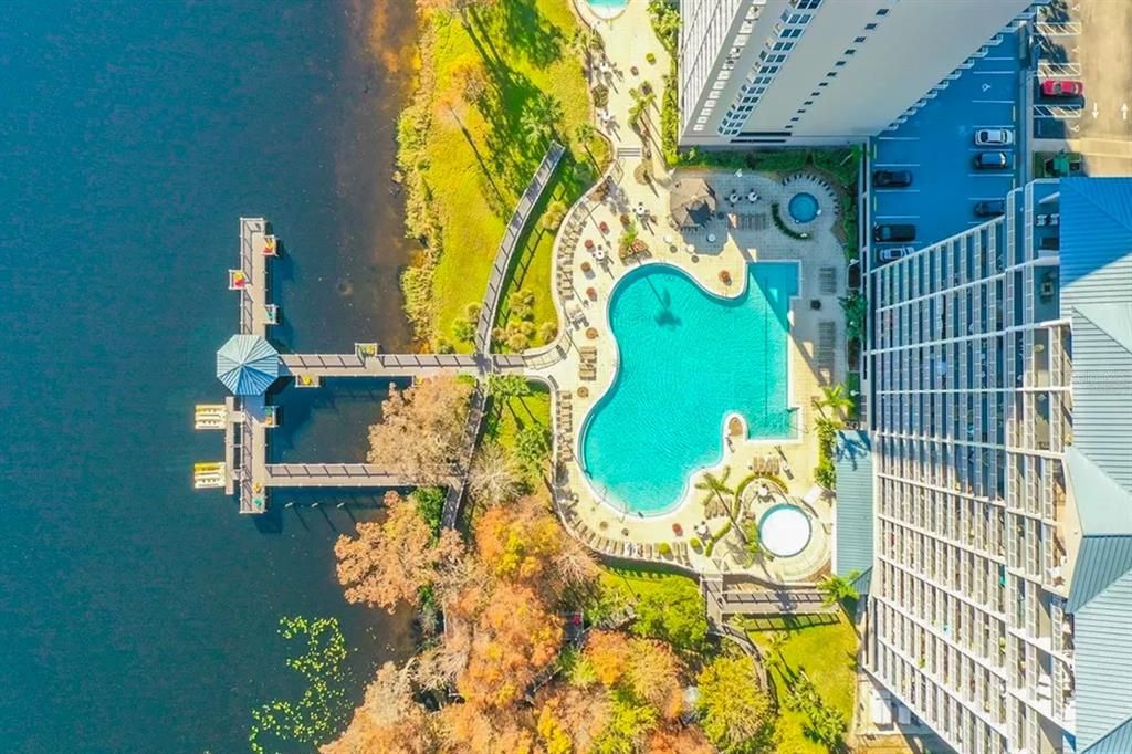 Под контрактом: $189,000 (1 спален, 2 ванн, 798 Квадратных фут)
