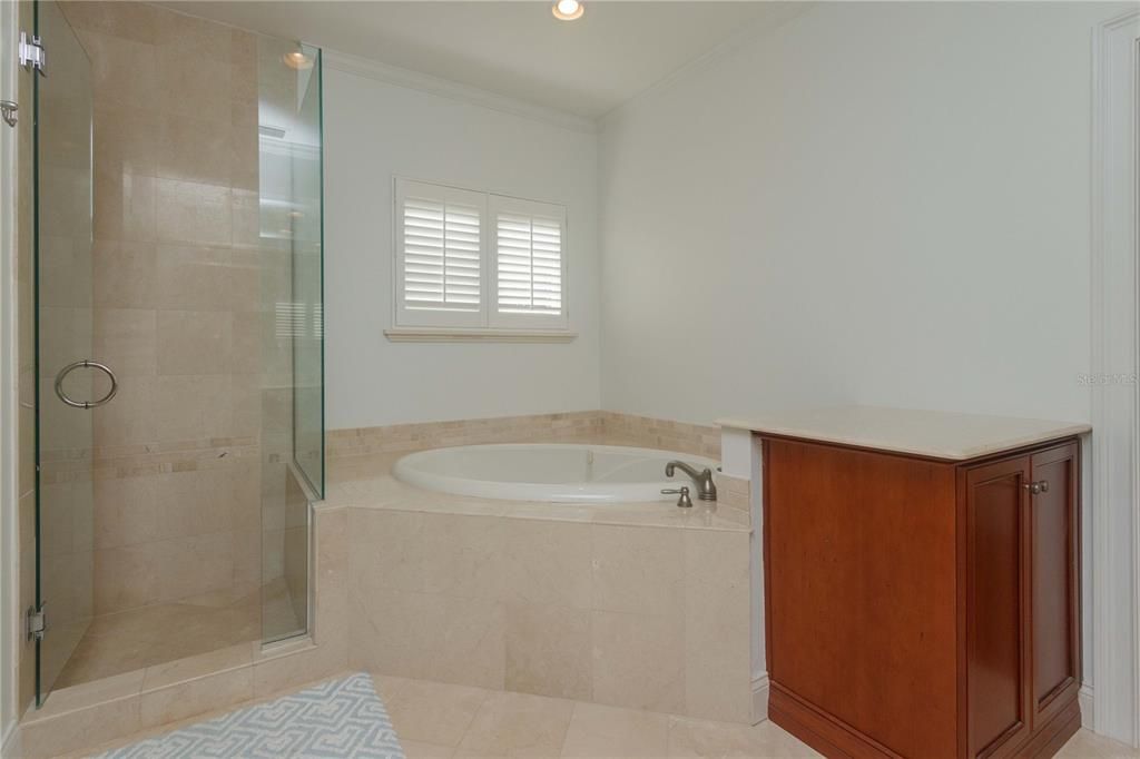 В аренду: $12,000 (3 спален, 3 ванн, 2646 Квадратных фут)