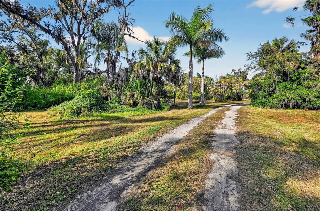 На продажу: $1,150,000 (2.00 acres)