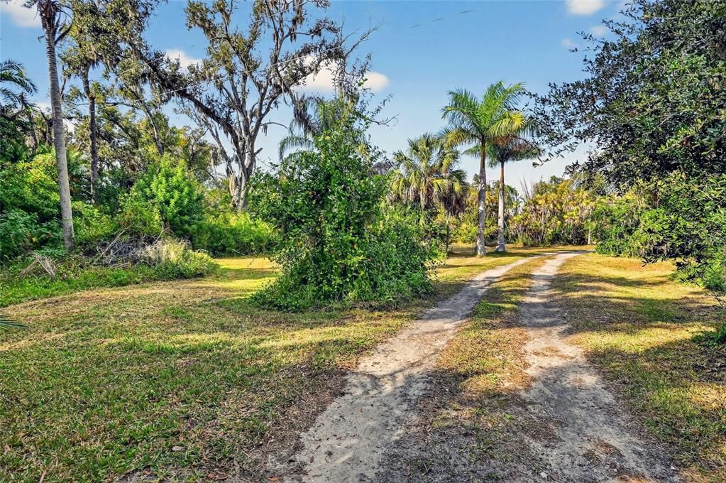 На продажу: $1,150,000 (2.00 acres)