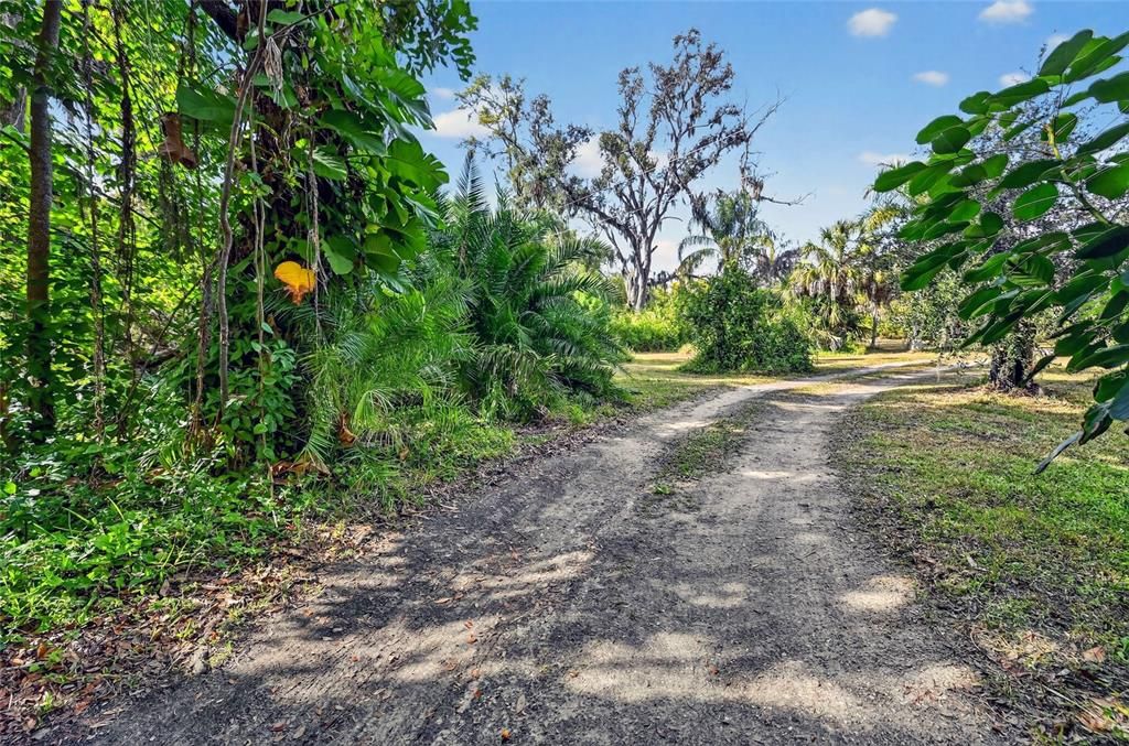 На продажу: $1,150,000 (2.00 acres)