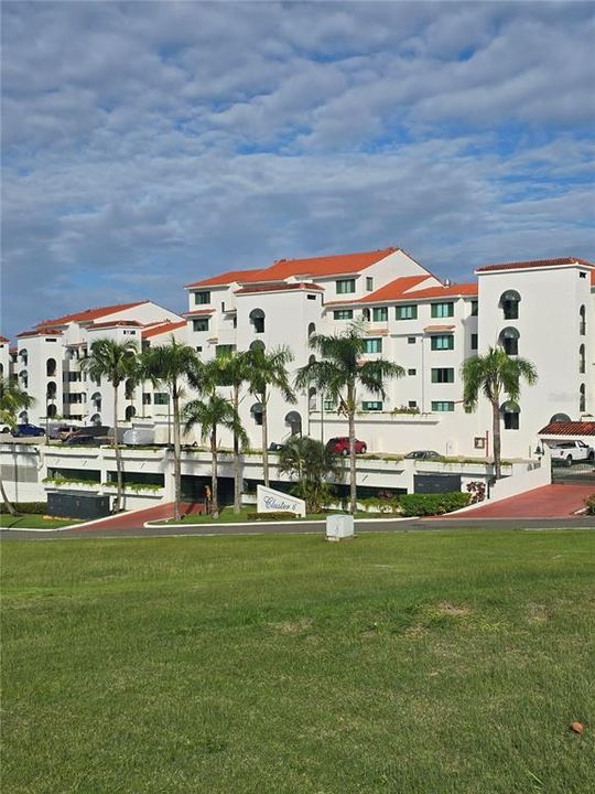 Recently Sold: $675,000 (2 beds, 2 baths, 1765 Square Feet)