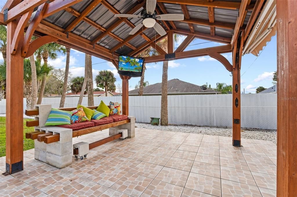 Active With Contract: $334,999 (4 beds, 2 baths, 1712 Square Feet)