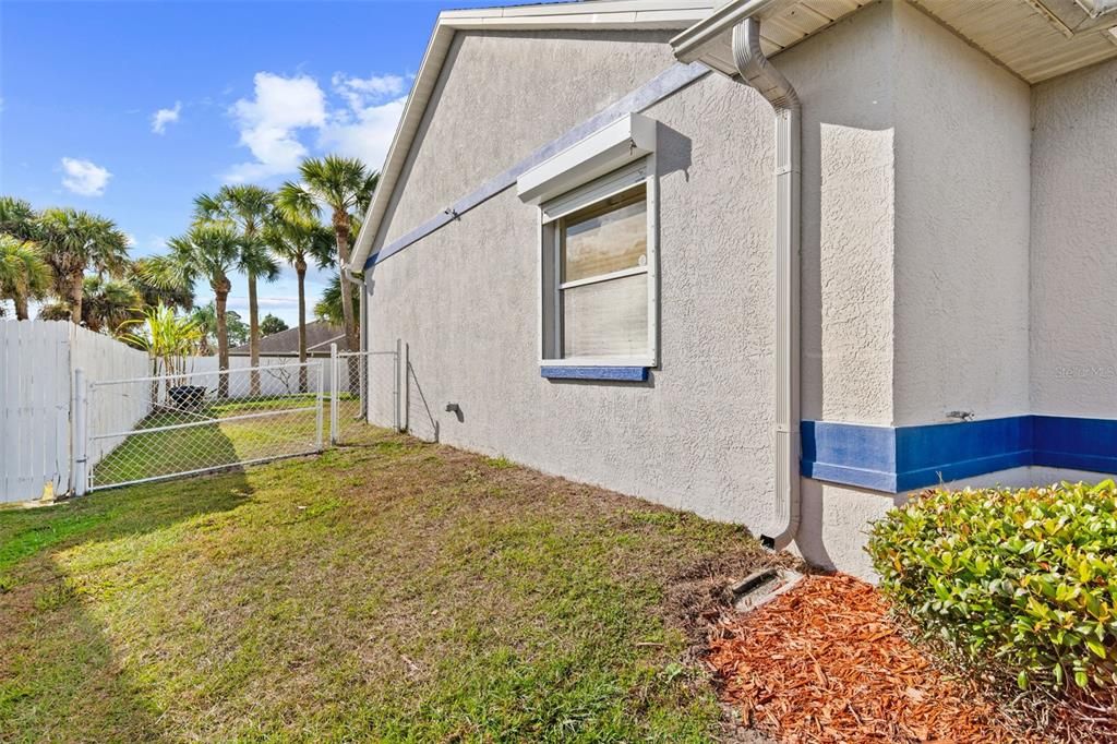 Active With Contract: $334,999 (4 beds, 2 baths, 1712 Square Feet)