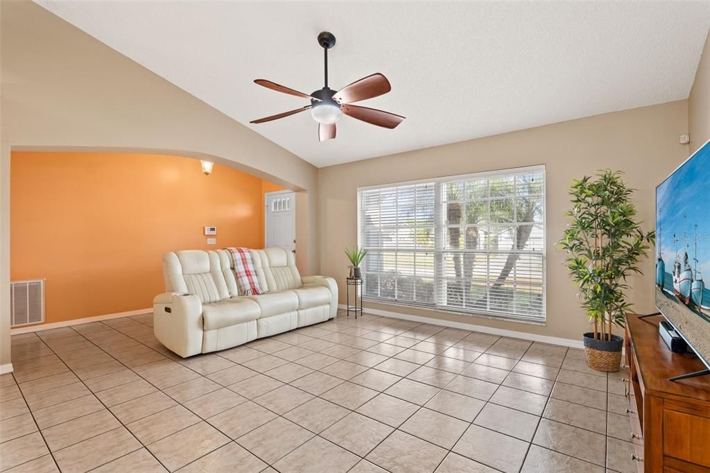 Active With Contract: $334,999 (4 beds, 2 baths, 1712 Square Feet)