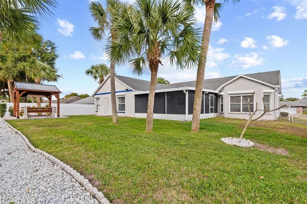 Active With Contract: $334,999 (4 beds, 2 baths, 1712 Square Feet)