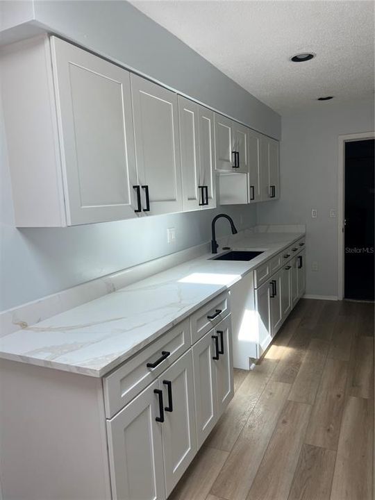 Active With Contract: $282,000 (3 beds, 2 baths, 1679 Square Feet)