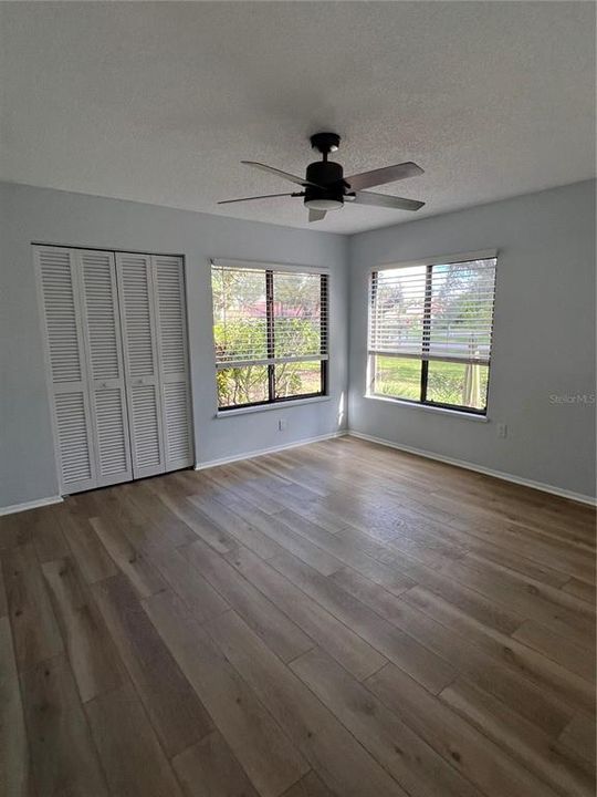 Active With Contract: $282,000 (3 beds, 2 baths, 1679 Square Feet)