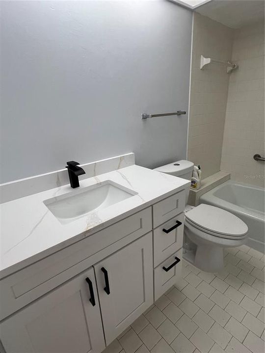 Active With Contract: $282,000 (3 beds, 2 baths, 1679 Square Feet)
