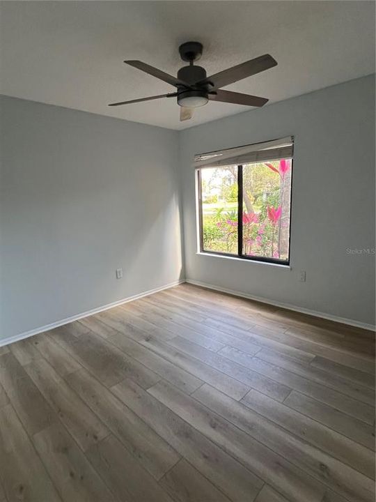Active With Contract: $282,000 (3 beds, 2 baths, 1679 Square Feet)