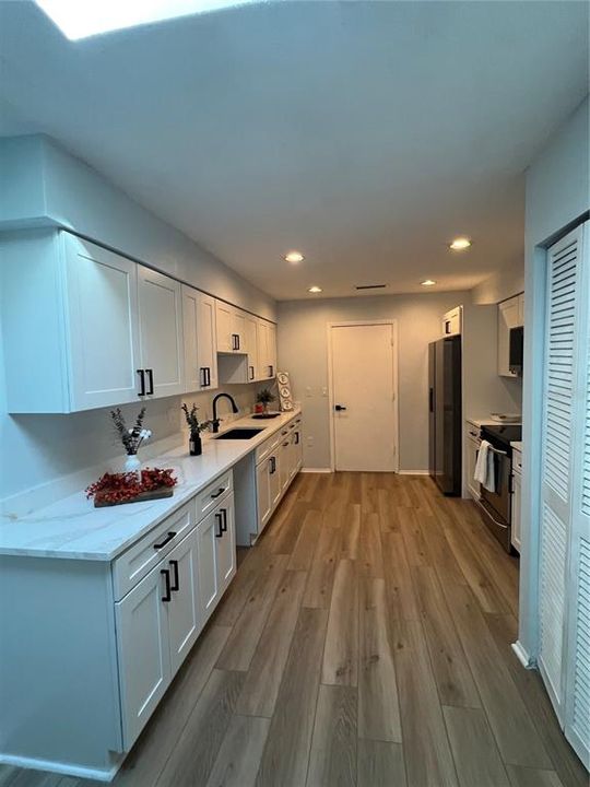 Active With Contract: $282,000 (3 beds, 2 baths, 1679 Square Feet)