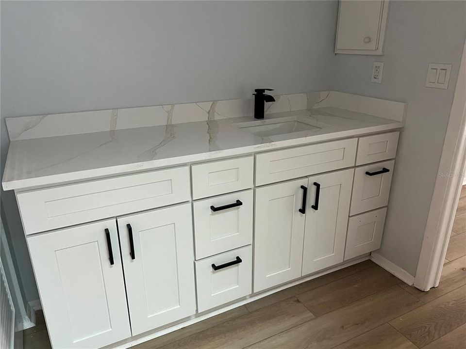 Active With Contract: $282,000 (3 beds, 2 baths, 1679 Square Feet)