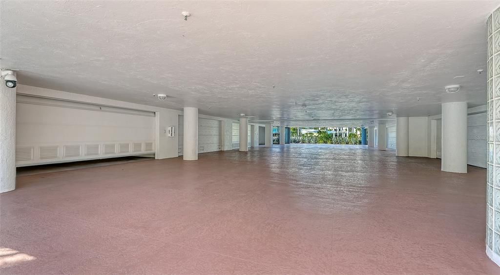 Под контрактом: $749,000 (3 спален, 3 ванн, 2513 Квадратных фут)