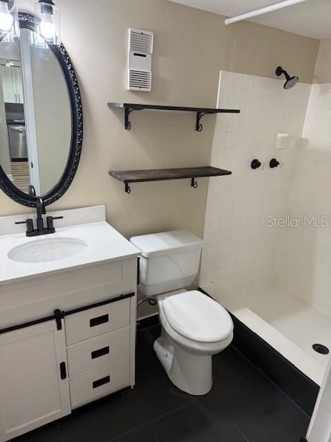 Activo con contrato: $225,000 (2 camas, 2 baños, 1010 Pies cuadrados)