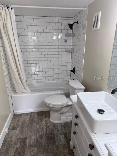 Activo con contrato: $225,000 (2 camas, 2 baños, 1010 Pies cuadrados)