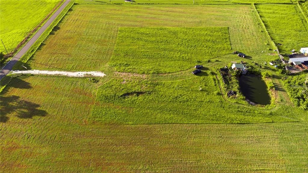 На продажу: $399,000 (5.05 acres)