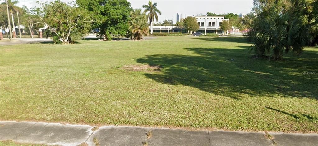 待售: $35,000 (0.17 acres)