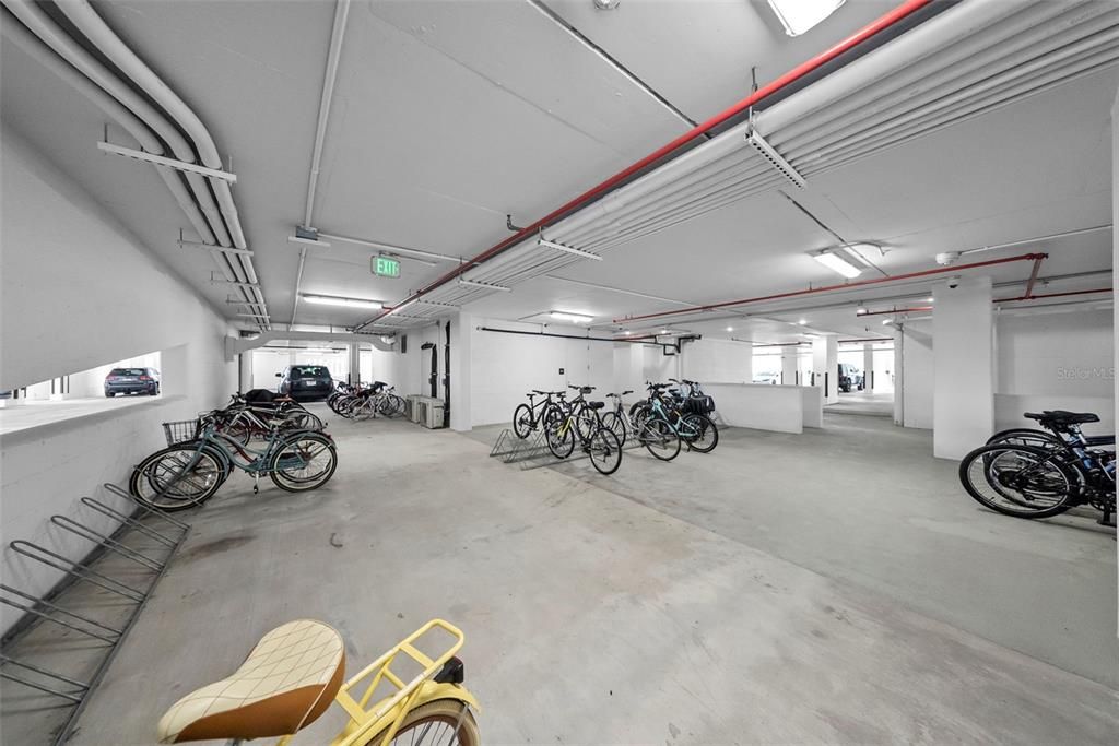 Active With Contract: $2,100,000 (4 beds, 3 baths, 2896 Square Feet)