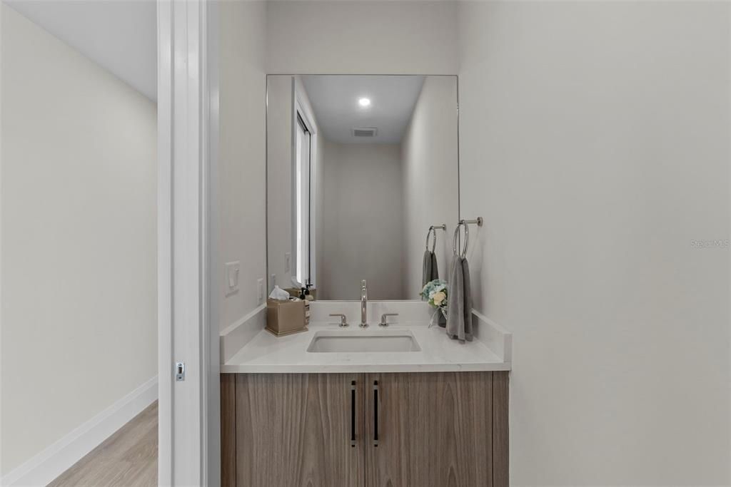 Active With Contract: $2,100,000 (4 beds, 3 baths, 2896 Square Feet)