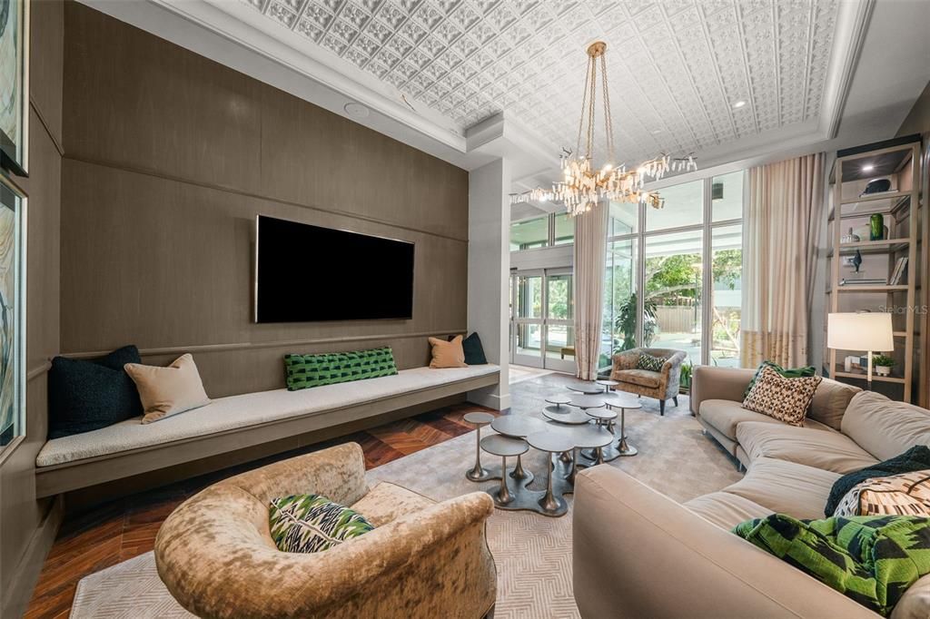 Active With Contract: $2,100,000 (4 beds, 3 baths, 2896 Square Feet)