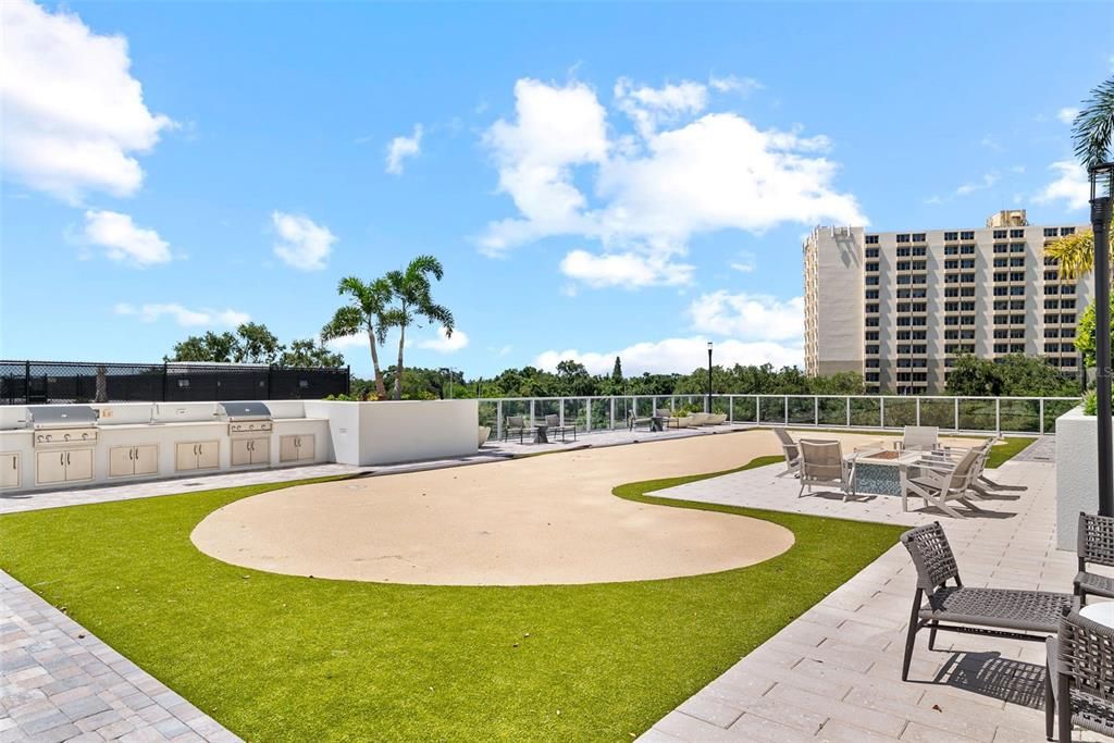 Active With Contract: $2,100,000 (4 beds, 3 baths, 2896 Square Feet)